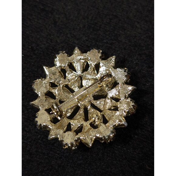 Vintage Aurora Borealis Rhinestone Flower Brooch Gold Tone Round Leaf - Picture 4 of 6